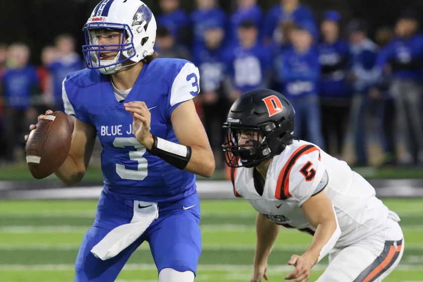Coaches tab Minot, Jamestown to win football divisions